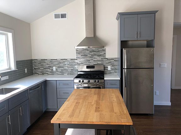 5th image of 1033 Haven Ave