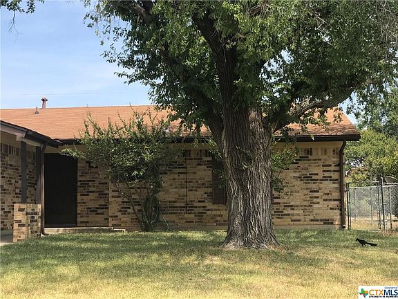 3rd image of 402 Myra Lou Ave