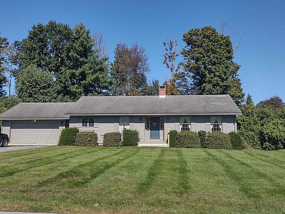 3rd image of 11 Emeritus Street