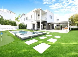3315 NW 82nd Ct, Doral, FL 33122
