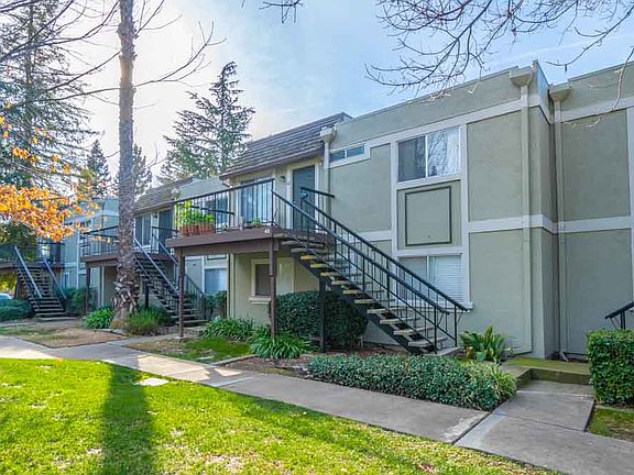 2nd image of 100 Balcaro Way Unit 42A