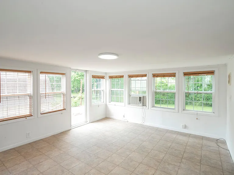 108 Aloha Ct — Photo 30
