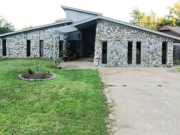 805 Hardy Springs Cir