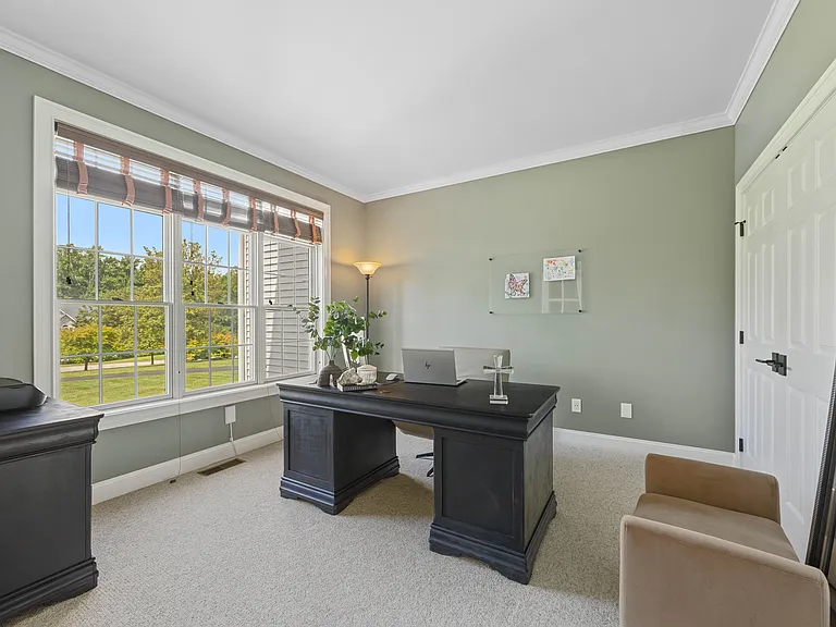 15 W Barrett Hill Rd — Photo 14