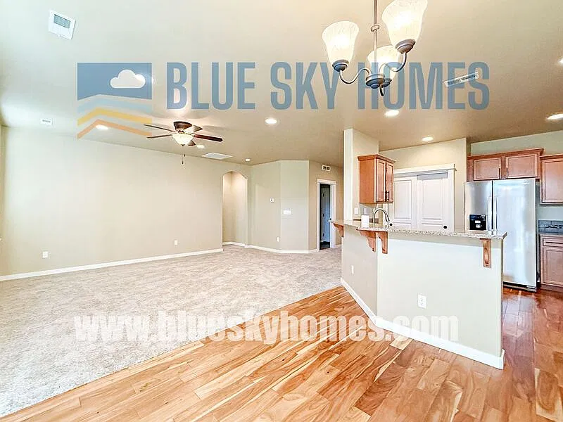 3 bed, 2.0 bath, 1574 sqft, $2,345 — Photo 3