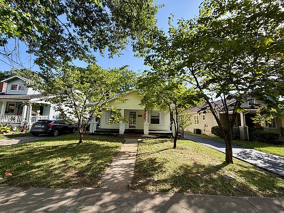 3rd image of 194 Rosemont Gdn