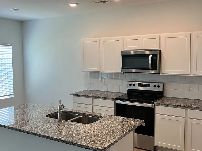 1144 Lossie Way — Photo 4