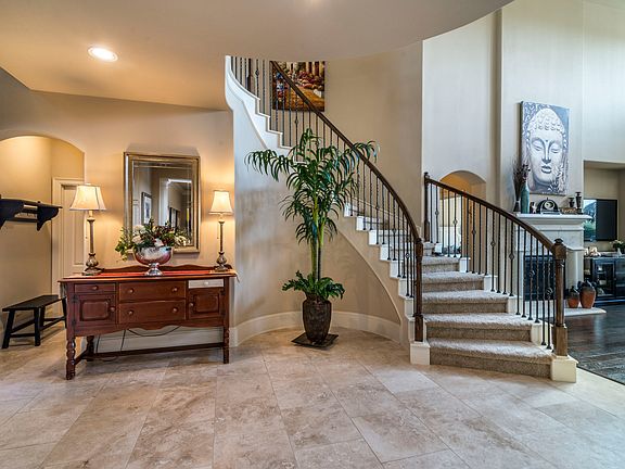 5th image of 985 Astoria Ln