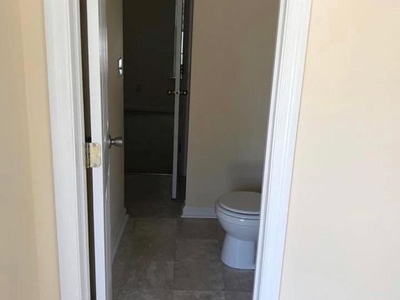 5th image of 1570 Johnson St