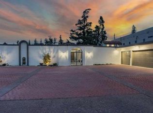 1009 Country Club Dr, Modesto, CA 95356