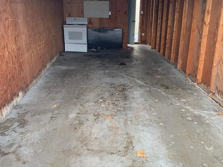 2077 NW Hickory Ln — Photo 13