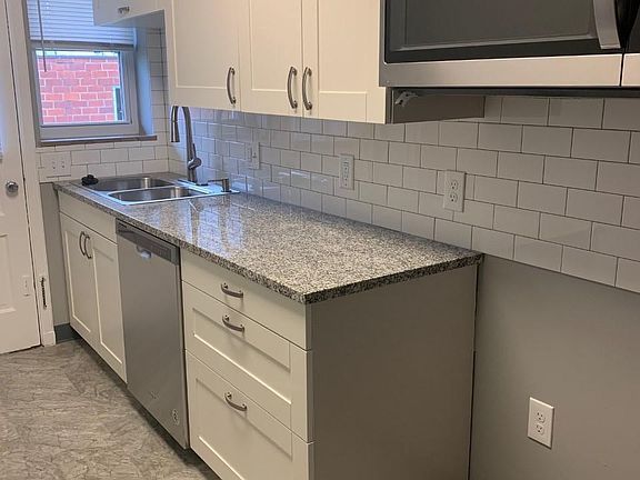 4th image of 1445 Ashland Ave APT B