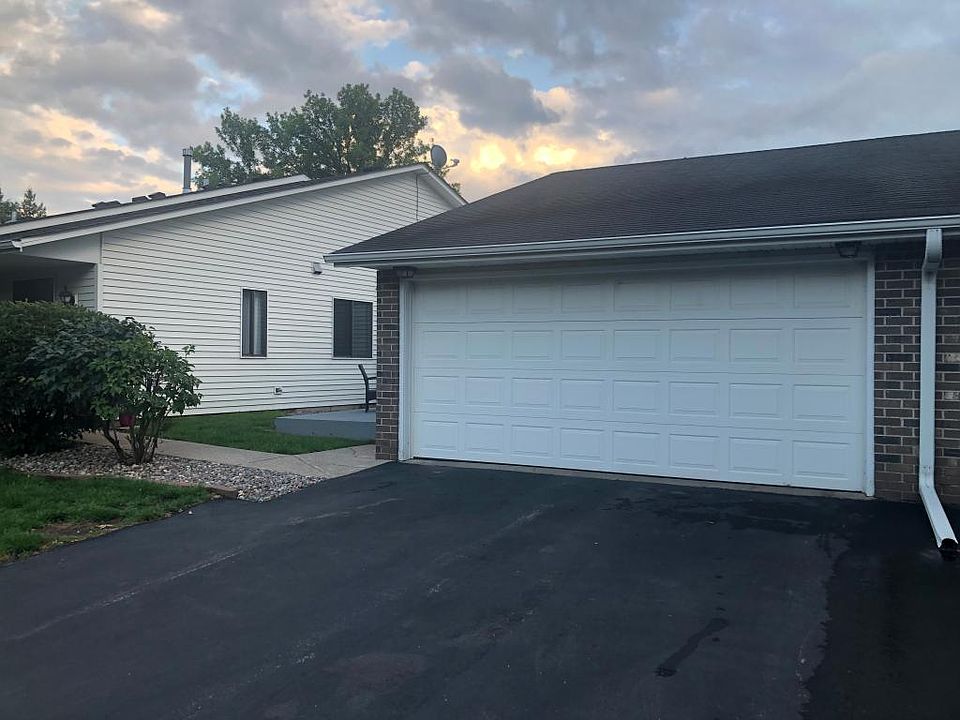 2nd image of 9393 Ranchview Ln N