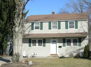 110 Longshore Ave, Yardley, PA 19067