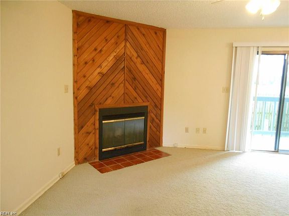 2nd image of 2205 Kleen St