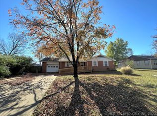 215 W 4th St, Tahlequah, OK 74464