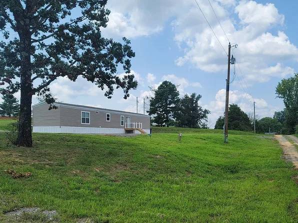 145 Cherokee Dr, Goreville, IL 62939