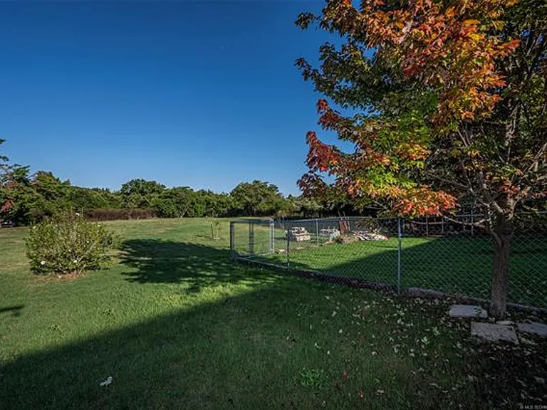 5472 S Highway 377 — Photo 17