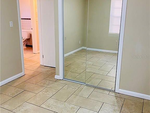 5th image of 417 Eastway Dr