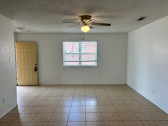 3rd image of 407 Carly Dr