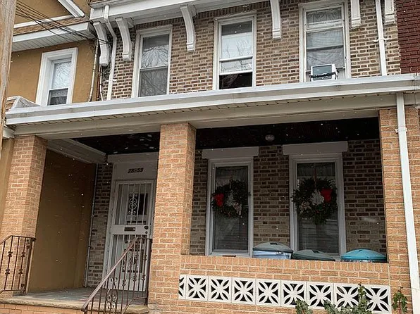 78-59 79th Ln, Ridgewood, NY 11385