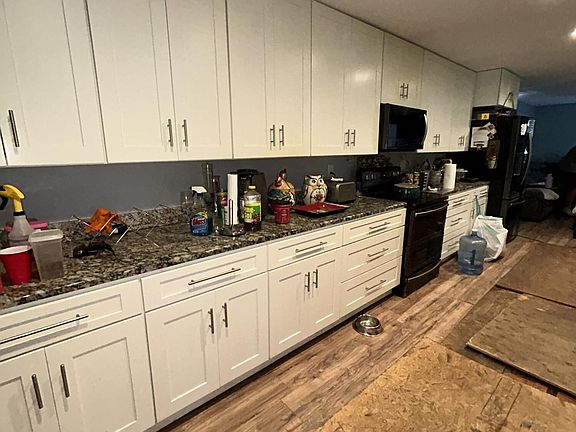 4th image of 2065 Taylor Rd