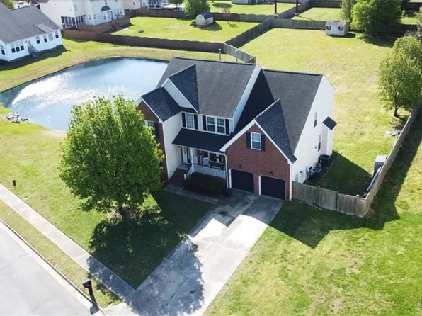 2226 Harton Ln, Chesapeake, VA 23323