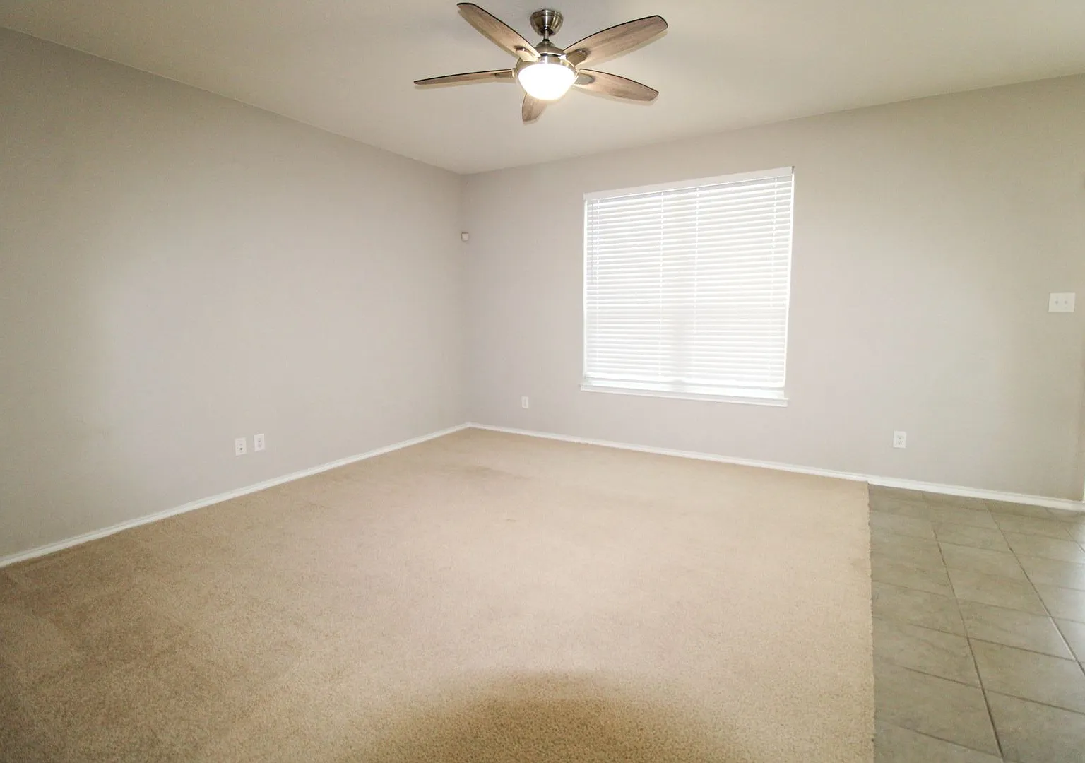 6730 Loma Blanca — Photo 2