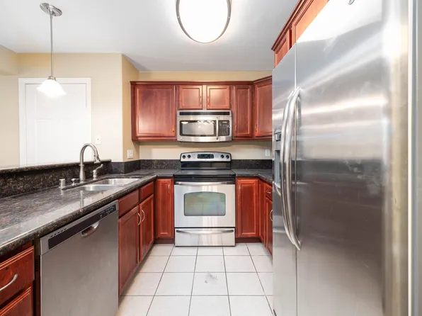 5252 Balboa Arms Dr, San Diego, CA