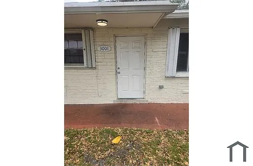 3001 N 73rd Ter Photo 1