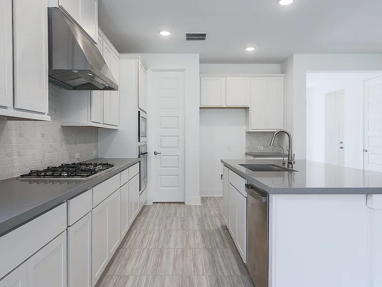 182 Yarbrough Dr — Photo 9