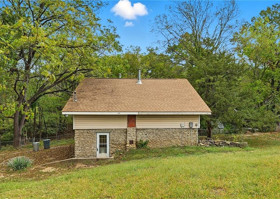 1st image of 5417 NW Hillside Dr