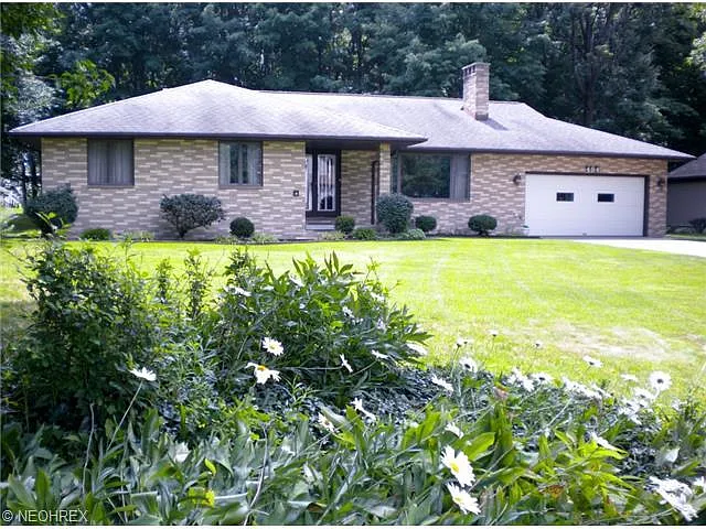 484 Celestia Dr photo 1