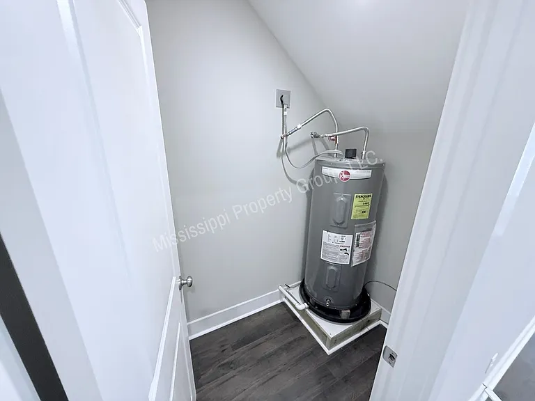 1402 Pleasant Dr — Photo 7