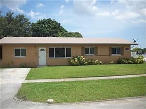 1st image of 550 NW 35th Ter