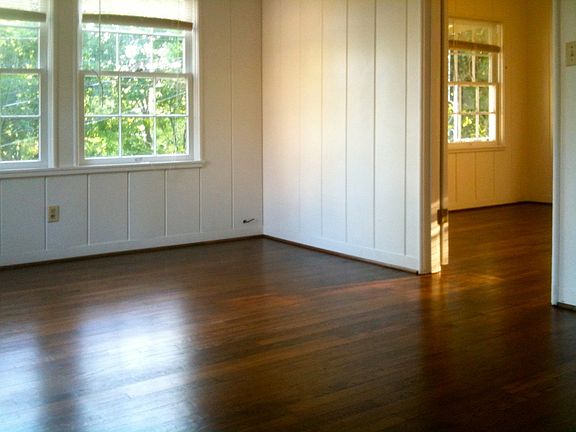4th image of 2560 Shirley Ave #B