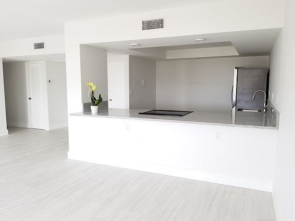 3rd image of 11930 N Bayshore Dr APT 1201