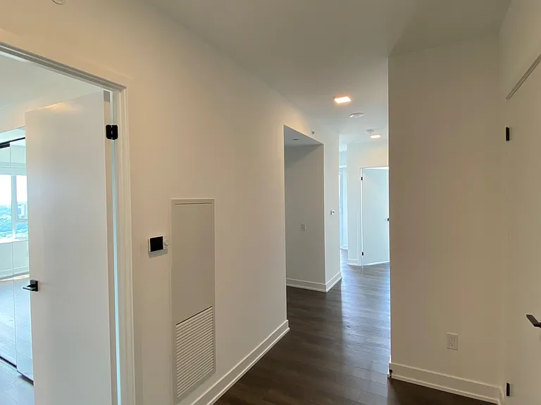 609 Sherbourne St #3209 — Photo 2
