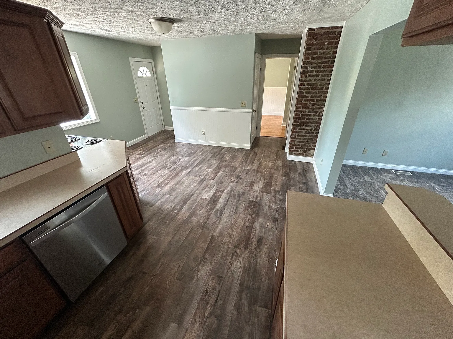 4 bed, 1190 sqft, $1,900 — Photo 3