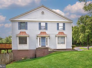 7670 Southern Oak Dr, Springfield, VA 22153