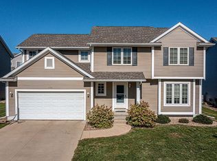 7202 Doubletree Rd NE, Cedar Rapids, IA 52402