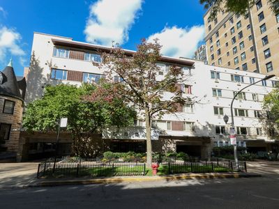 426 W Barry Ave APT 403, Chicago, IL, 60657