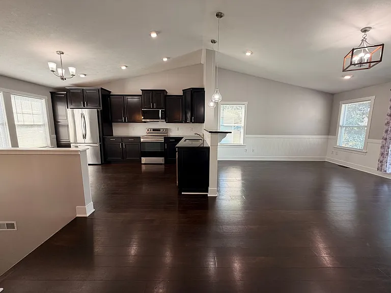 1627 Hamlet Dr SE — Photo 11