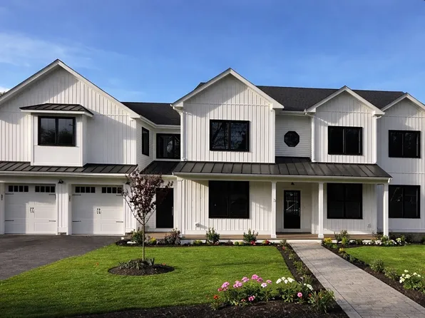 7 Lewis Ct, Hingham, MA 02043