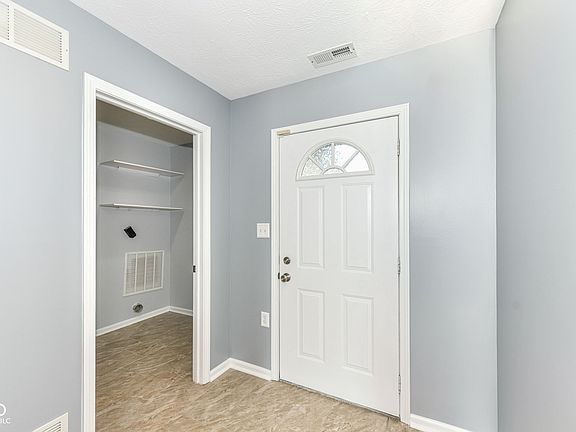 4th image of 10713 Summerwood Ln