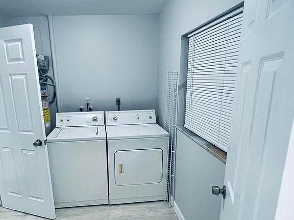 4th image of 3951 Loni St