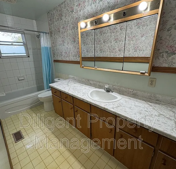186 Collison Ave — Photo 6