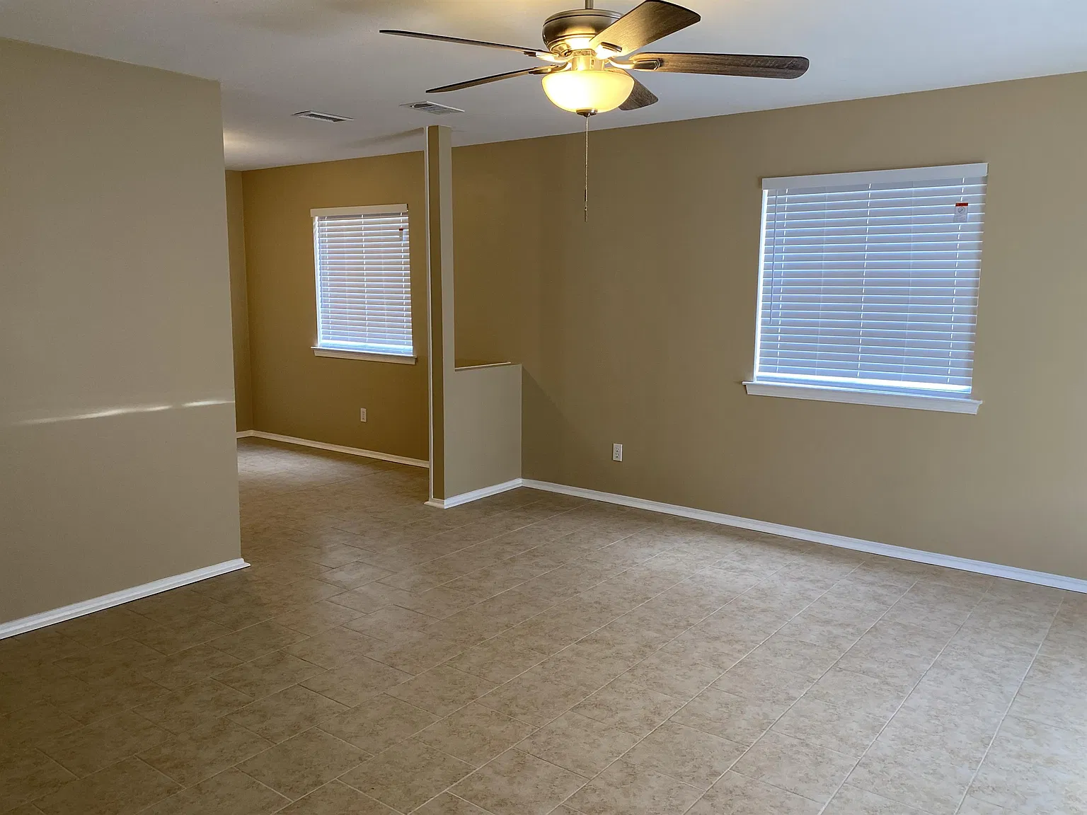 800 Lynn Court 36695 - Unit 1 — Photo 2