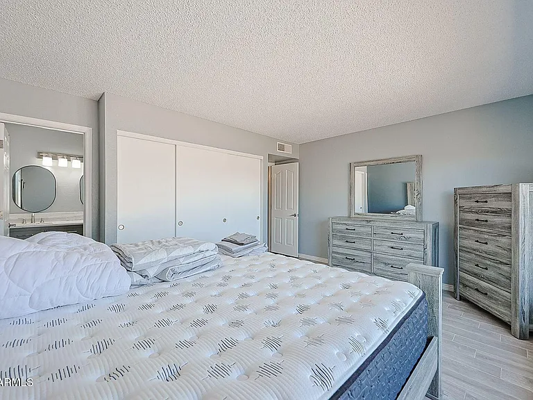 4026 W Willow Ave — Photo 5