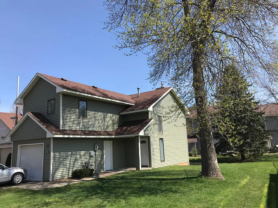 5 Elton Ridge Ct NW